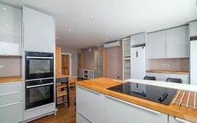 Guestready - Modern And Chic 2Br Apartment!